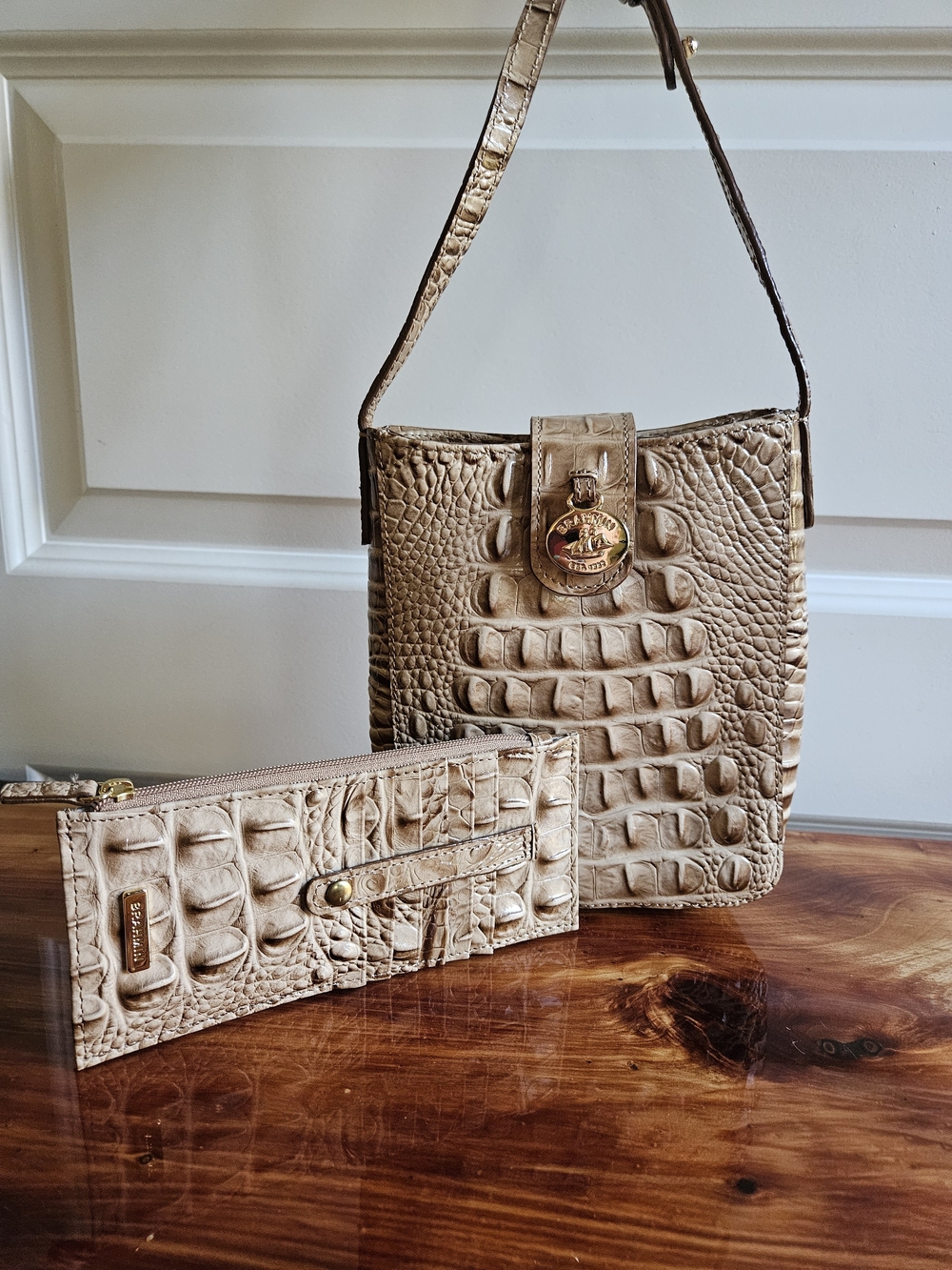 Brahmin Croc Embossed Leather Crossbody + Matching Wallet Set | Beige Taupe
